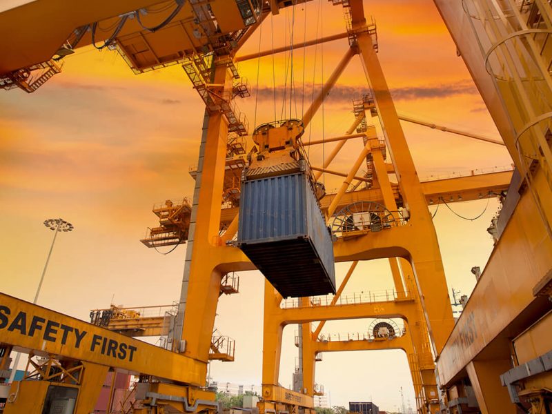 gold-arrow_banner_home-servicos-exportacao gold-arrow_banner_home-servicos-exportacao