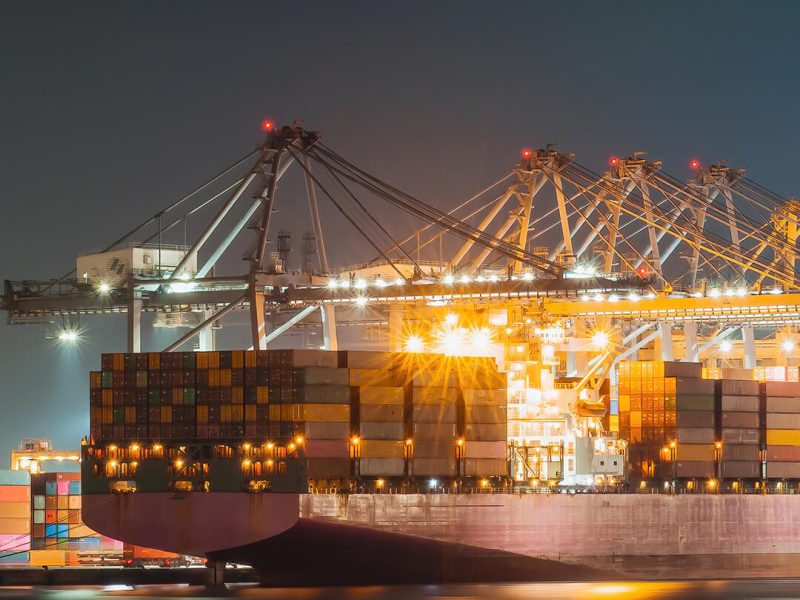 gold-arrow_banner_home-servicos-importacao gold-arrow_banner_home-servicos-importacao